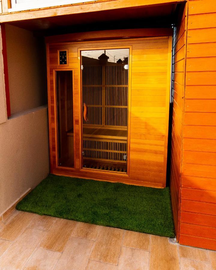 Evasion En Plein Coeur De La Ville T2 Jacuzzis Sauna Et Piscine Au Centre De Порт Луис Екстериор снимка