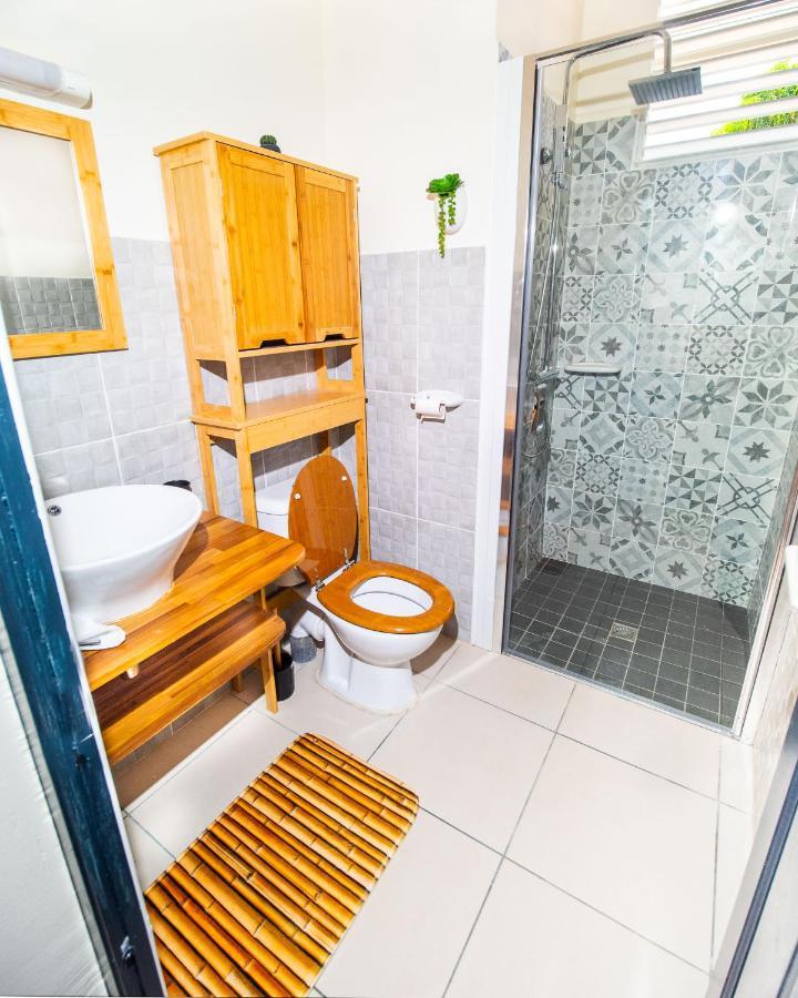 Evasion En Plein Coeur De La Ville T2 Jacuzzis Sauna Et Piscine Au Centre De Порт Луис Екстериор снимка